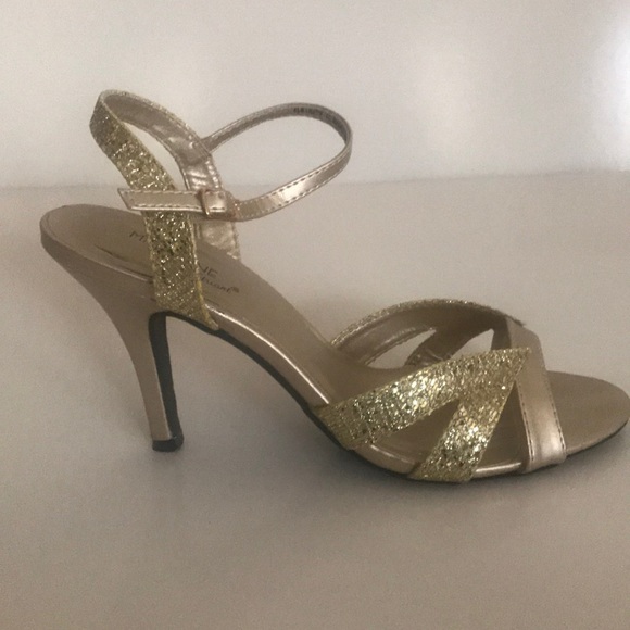 Women’s Madeline Stuart gold heels size 8.5 - Picture 4 of 7